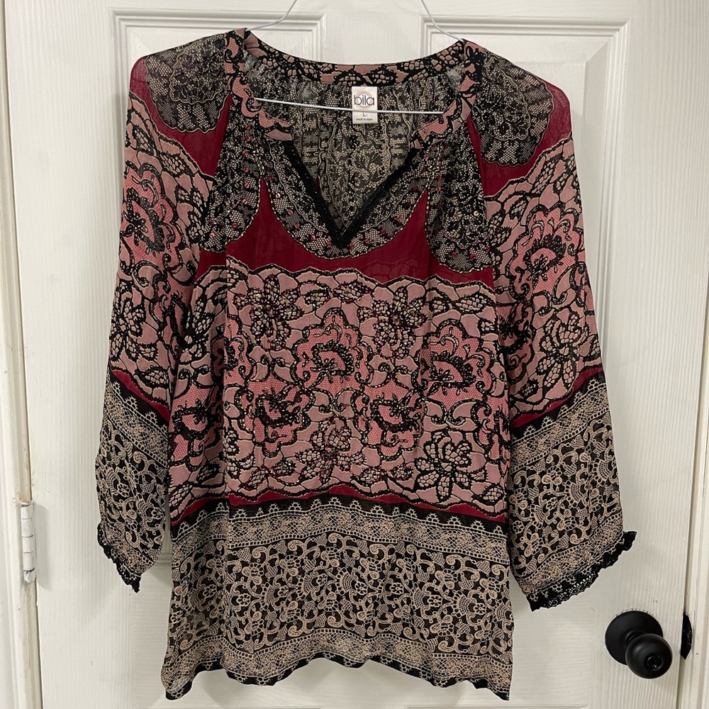 🕸️Bila Brand🕸️ 
Excellent condition. Size L. Multicolor.